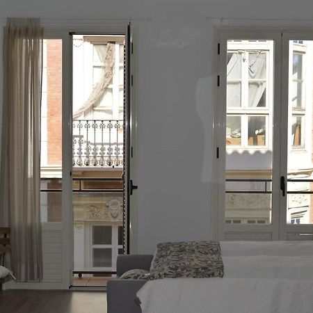 Modern studio flat close to Plaza Merced Málaga Esterno foto