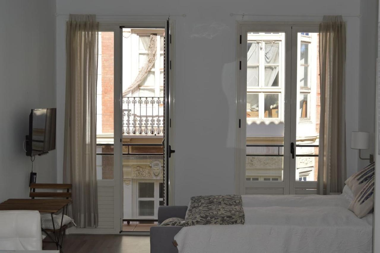 Modern studio flat close to Plaza Merced Málaga Esterno foto