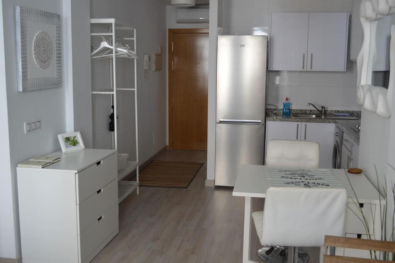 Modern studio flat close to Plaza Merced Málaga Esterno foto